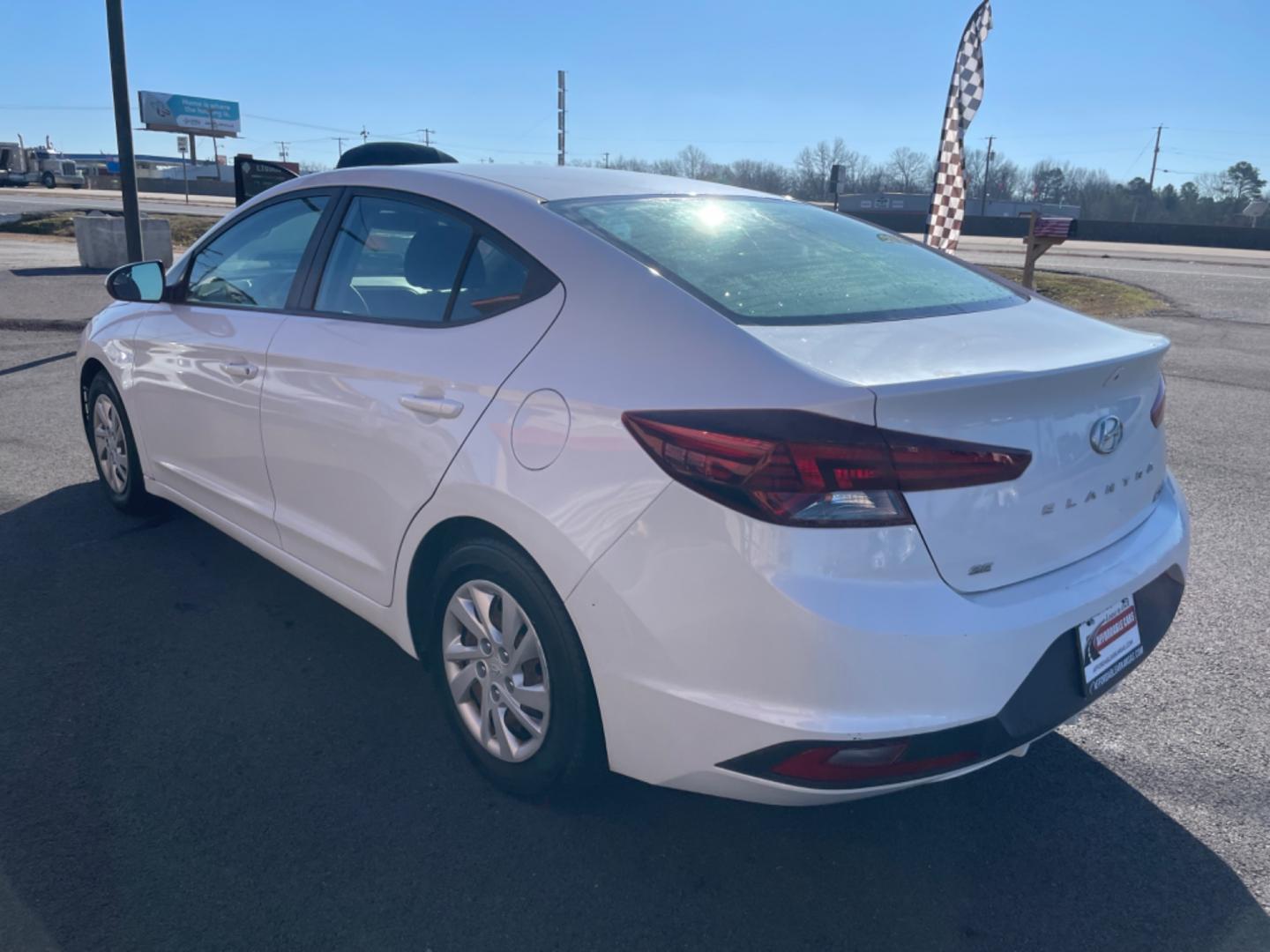 2020 White Hyundai Elantra (5NPD74LF3LH) with an 4-Cyl, 2.0 Liter engine, Automatic, IVT transmission, located at 8008 Warden Rd, Sherwood, AR, 72120, (501) 801-6100, 34.830078, -92.186684 - Photo#5